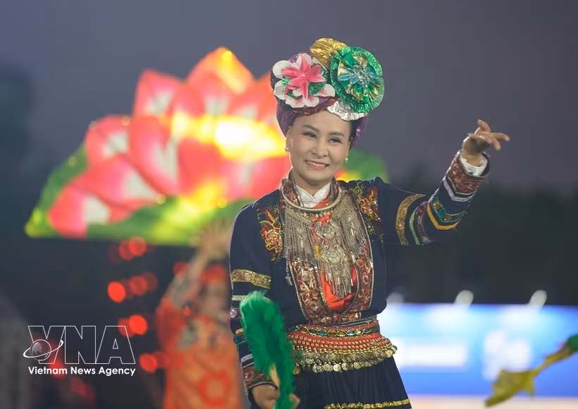 An art performance at the event (Photo: VNA)