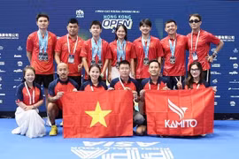 Vietnamese team members with their medals at the PPA Tour Asia's Hong Kong Open 2025, which ends on August 24. (Photo: VNA)