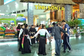The Son La area attracts visitors eager to experience its culture. (Photo: VNA)