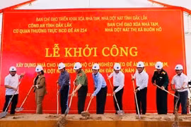 At the groundbreaking ceremony. (Photo: laodong.vn)