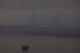 The Bhumibol Bridge is seen amid air pollution during sunrise, in Bangkok, Thailand, Jan 26, 2025. (Reuters photo)