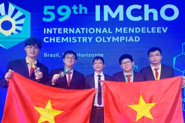 All four Vietnamese students competing in the 59th Mendeleev International Chemistry Olympiad have won medals, including two golds and two silvers. (Photo: VNA)