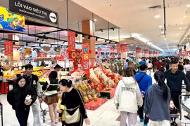 Experts have believed that VAT reduction will stimulate consumption (Photo: VNA)