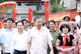 Top leader calls for stronger public participation in safeguarding national security
