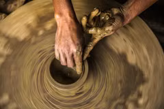 Bat Trang Pottery, Van Phuc Silk recognised on world’s handicraft map