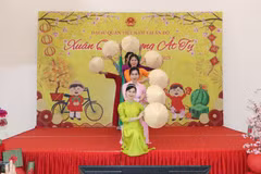 Overseas Vietnamese celebrate Lunar New Year