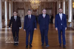 Top Vietnamese leader holds talks with Belgian PM
