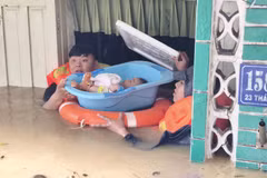 Heavy rain causes severe flooding in Khanh Hoa