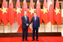 Top legislators of Vietnam, China hold talks in Hanoi