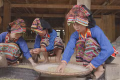Ethnic Lao community in Dien Bien celebrates new rice festival