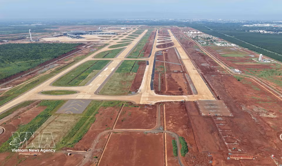 The first and second runways at Long Thanh Airport. (Photo: Cong Phong/VNA)