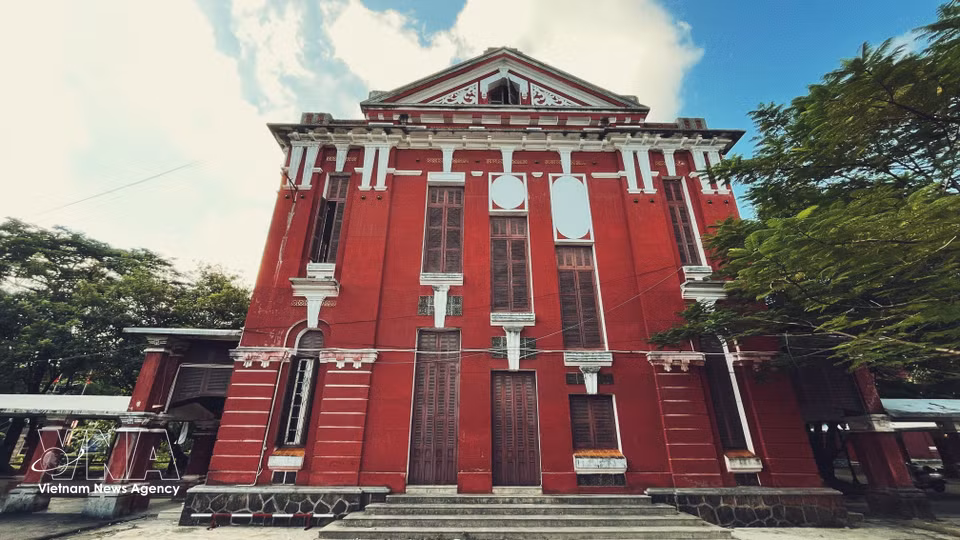 The school’s Indochinese architecture is reflected in its red facades, arched openings, spacious corridors and tiled roofs. (Photo: Van Dung/VNA)