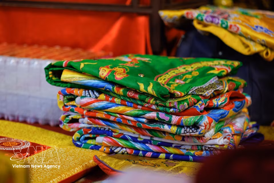 Ceremonial costumes are a distinctive feature of ritual spirit mediumship performance. (Photo: Pham Tuan Anh/VNA)