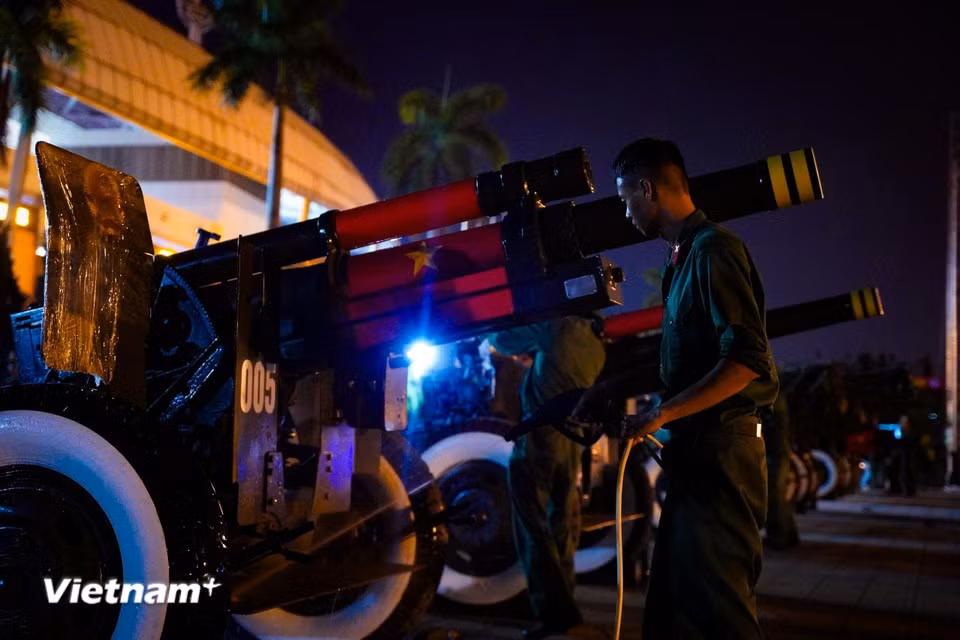 In the coming days, members of the public will have the opportunity to view and take photos of the ceremonial artillery at the My Dinh National Stadium. (Photo: Vietnam+)