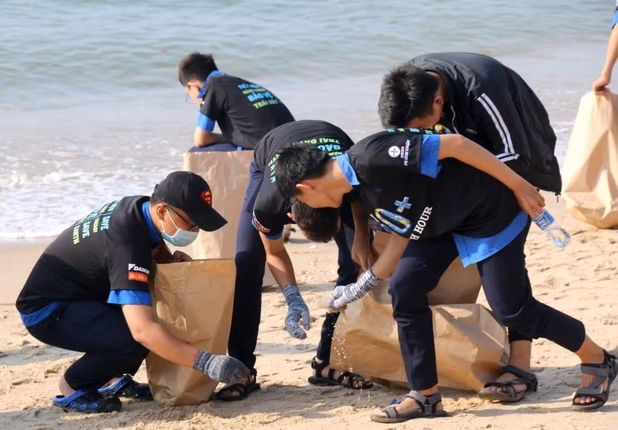 Vietnam is also taking drastic measures to tackle marine plastic waste (Photo: VNA)