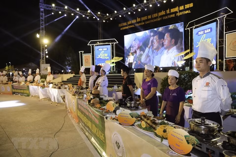 The festival is part of the ongoing International Tourism Gastronomy Culture Festival 2019 from July 17-21 in Vinh City, Nghe An province (Photo: VNA)