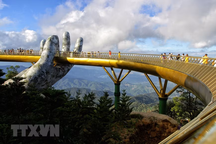 Golden bridge in Da Nang (Photo: VNA)