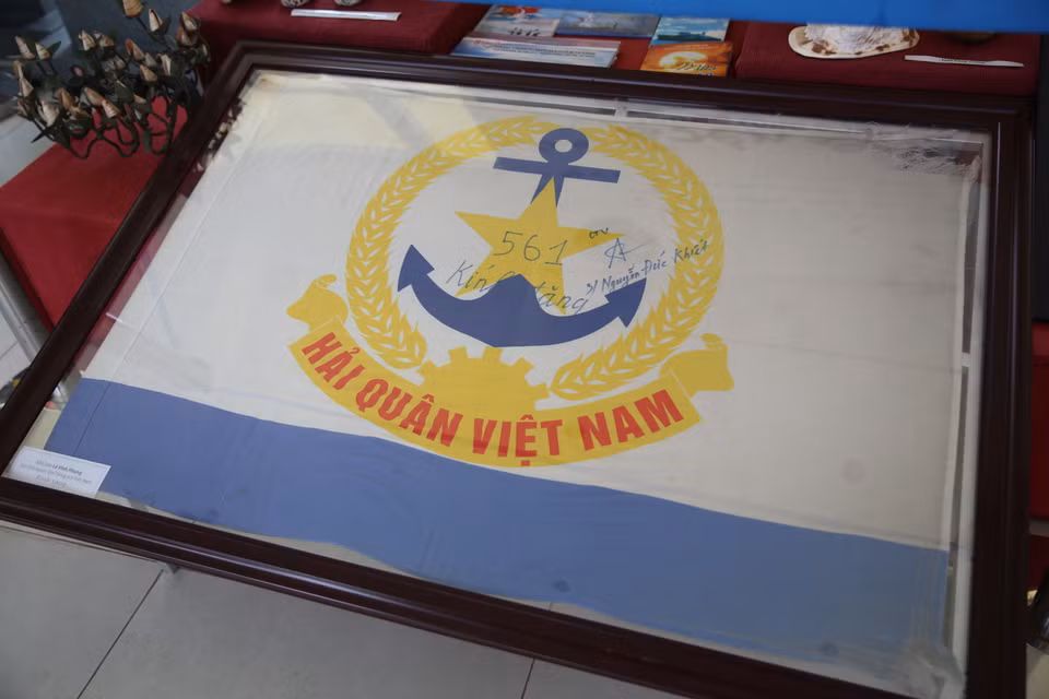 The exhibition space contributes to educating younger generations in national sovereignty as well as exciting love for national sea and islands (Photo: VNA)