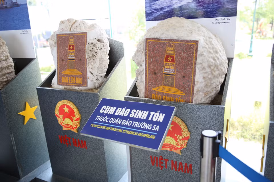 Stone boards from Truong Sa’s Sinh Ton islands (Photo: VNA)