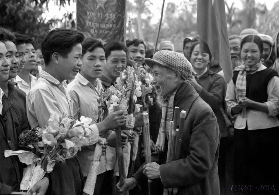 Opening the appeal, he wrote: “The purpose of patriotic work emulation is to eliminate poverty and hunger and illiteracy and foreign aggressors. It means our entire people have enough rice to eat and clothing to wear. The entire population will know how to read and write. The soldiers will have enough food and weapons to defeat the foreign aggressors. These are aimed at uniting the entire nation. Thus, we will have an independent nation, free civil rights, and welfare for the people.”