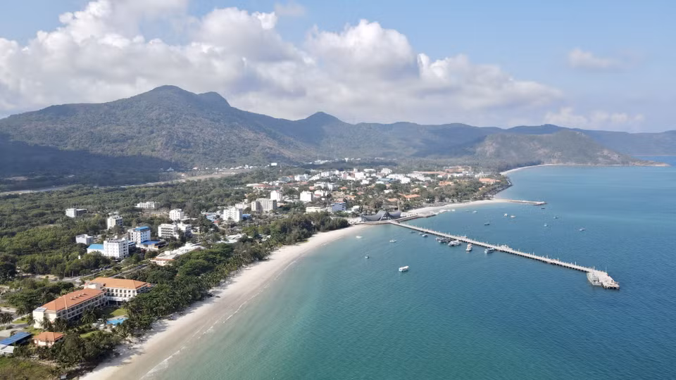 Con Dao Island, off the coast of Ba Ria-Vung Tau province, is set to become a world-class destination for marine, cultural, historical, and spiritual tourism. (Photo: VNA) 