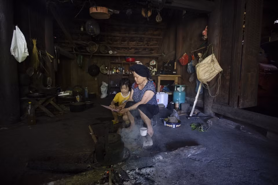 The daily life of the Dao Tien ethnic minority people in Sung village, Da Bac district, Hoa Binh province. (Photo: VNA)