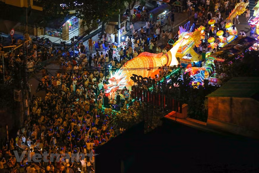 The festival draws attention of both locals and visitors (Photo: The Dai / Vietnam +)