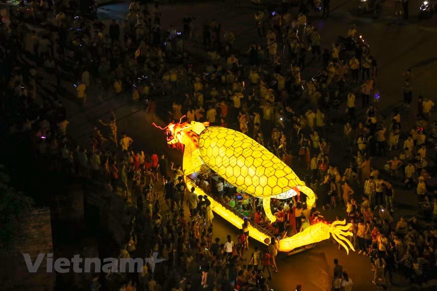 For many years, Thanh Tuyen Festival held on the occasion of the Mid-Autumn Festival, has been an indispensable spiritual part of people in Tuyen Quang province (Photo: The Dai / Vietnam+)