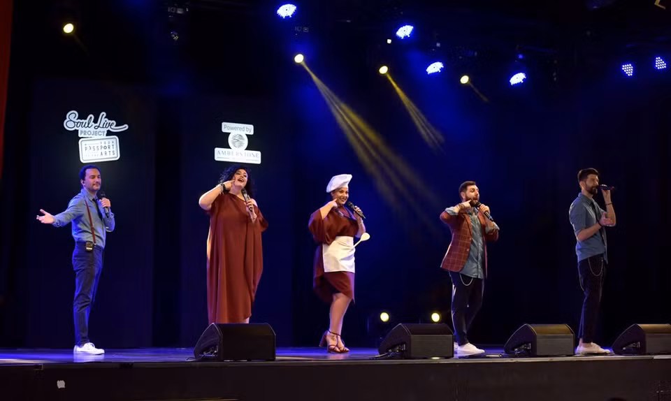 The band has an impressive performance record that spans more than 50 countries across five continents, making them the Italian vocal group with most appearances abroad (Photo: Vietnam+)