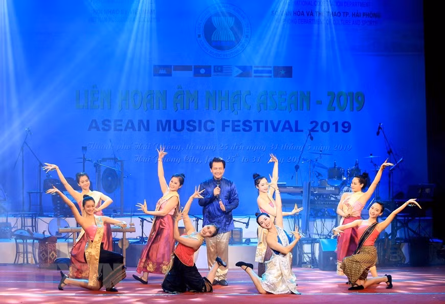 Arts performance at the opening ceremony of the ASEAN Music Festival 2019 in Hai Phong, May 25, 2019 (Photo: VNA)