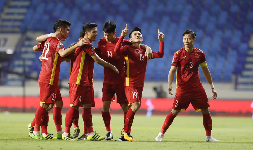 Vietnam widens their advantage thanks to Nguyen Quang Hai's left-footed goal from outside the penalty box in the 62nd minute (Photo: VNA)