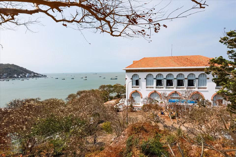 Although it was named Villa Blanche, locals call it Bach Dinh (White Palace) due to its striking white exterior. (Photo : VNP/VNA)
