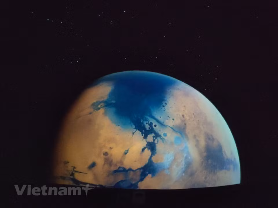 The Planetarium is also a tool using visual images to explain motions of celestial objects and many interesting astronomical phenomena (Photo: VNA)