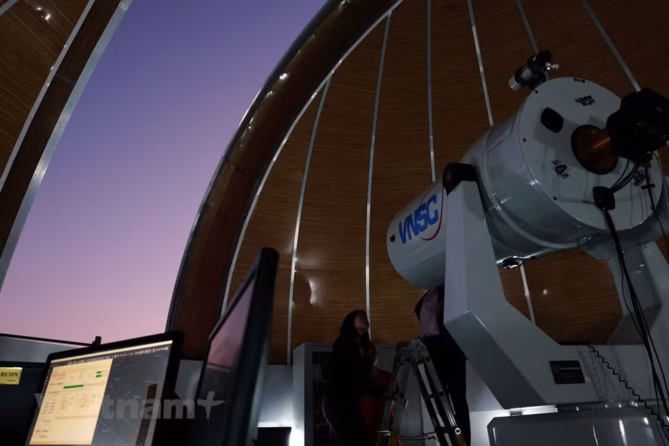 The telescope is equipped with a professional image recorder and a high-quality spectrograph (Photo: VNA)
