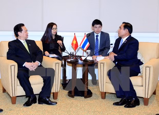 Scene at the bilateral meeting between the Vietnamese and Thai Prime Ministers. (Photo: VNA)