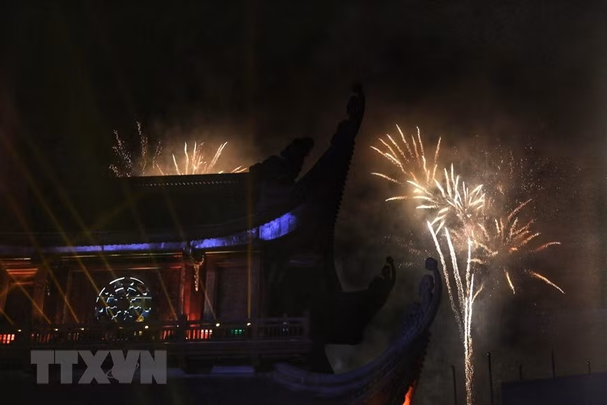 Fireworks display takes place at Tam Chuc Pagoda to celebrate the UN Day of Vesak 2019 (Photo:VNA)