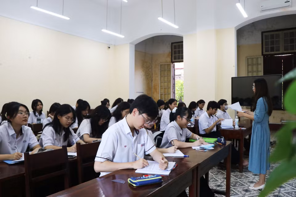 Becoming a student of Hue National High School is a dream and a source of pride for students in the former imperial capital and neighbouring provinces in the central region. (Photo: VNA)
