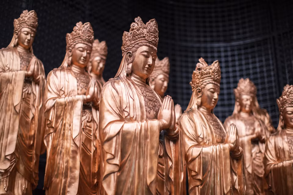 The 300-year-old pagoda and the Buddha statute atop the highest mountain in the Southeast is a favorite spiritual destination of locals and Buddhists in the Spring. (Photo: VNA)