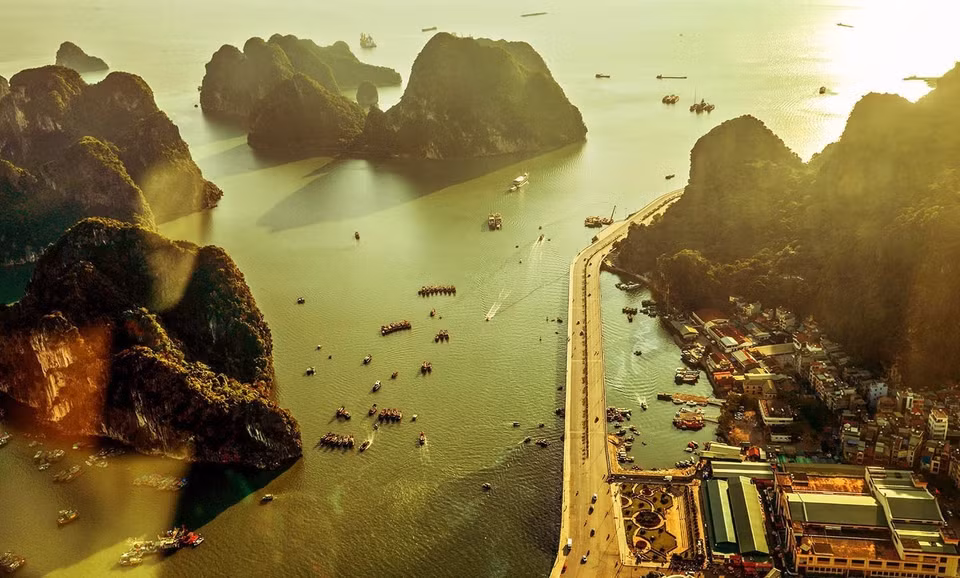 To see Halong Bay differently, a seaplane tour is a unique opportunity worth checking out. (Photo: VNA)