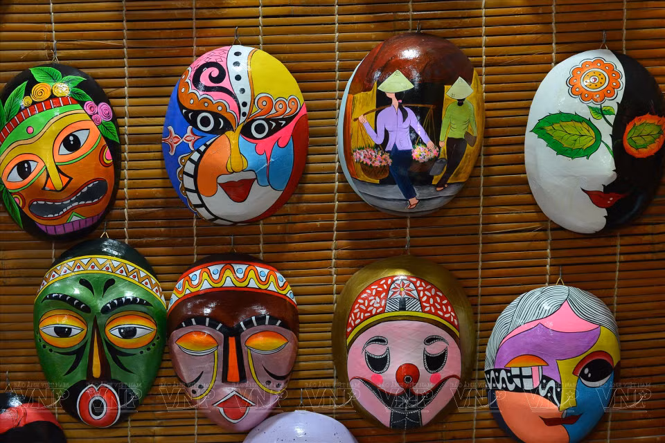 The masks feature various themes, each telling a unique story. (Photo: VNP/VNA)