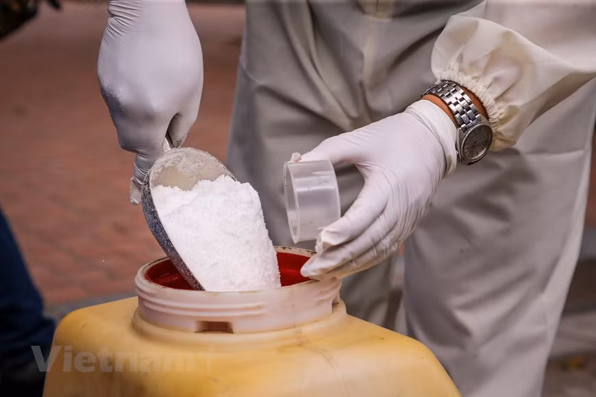 Relic sites are disinfected with Chloramine B (Photo: Minh Son/Vietnam+)