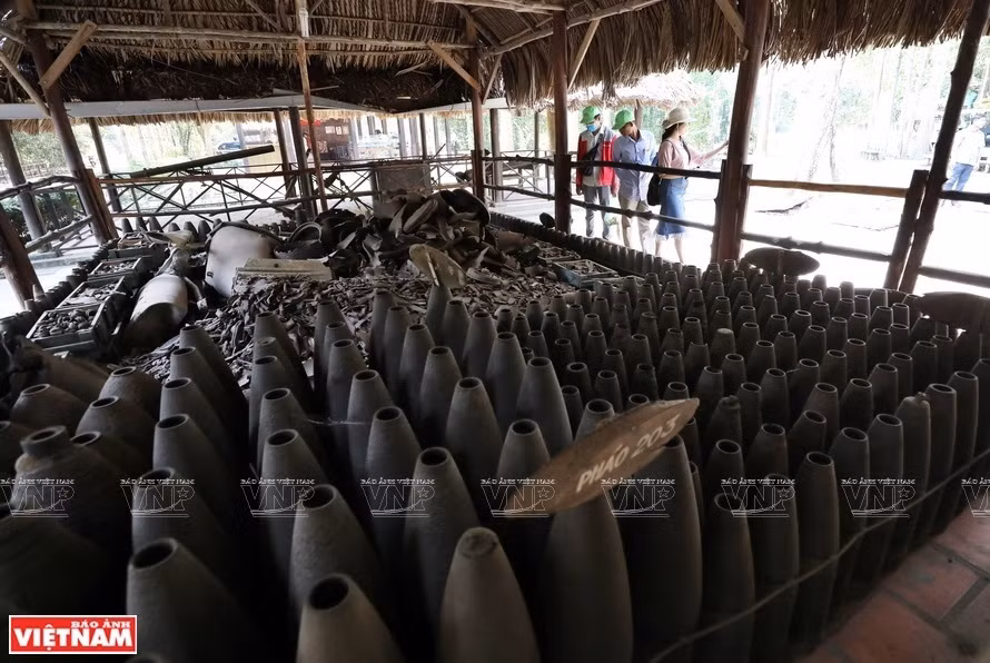  Bombs and bullets are on display at Cu Chi Tunnels relic site. (Photo: VNP/VNA)