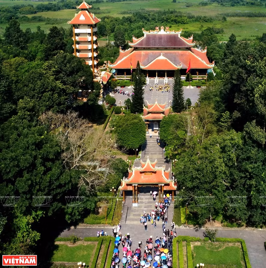 Ben Duoc Memorial is constructed to tribute soldiers who sacrificed their life during the war. (Photo courtesy of Cu Chi Tunnels) 