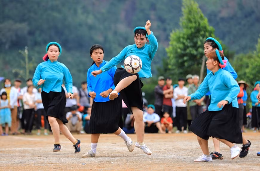 Spectators can admire not only the players’ beauty but also their sportsmanship during the matches. (Photo:VNA)