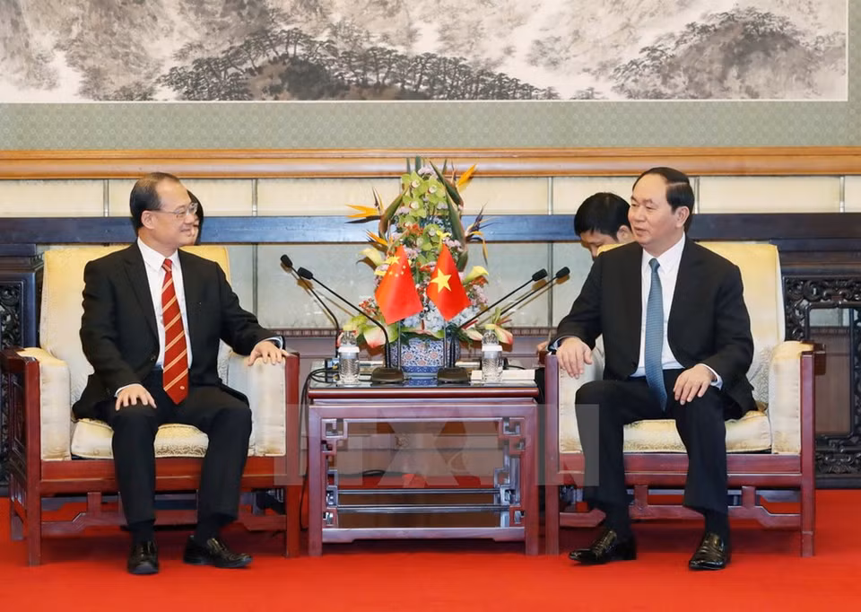 President Tran Dai Quang receives Chairman of the Hong Kong-based Sunwah Group (Source: VNA)