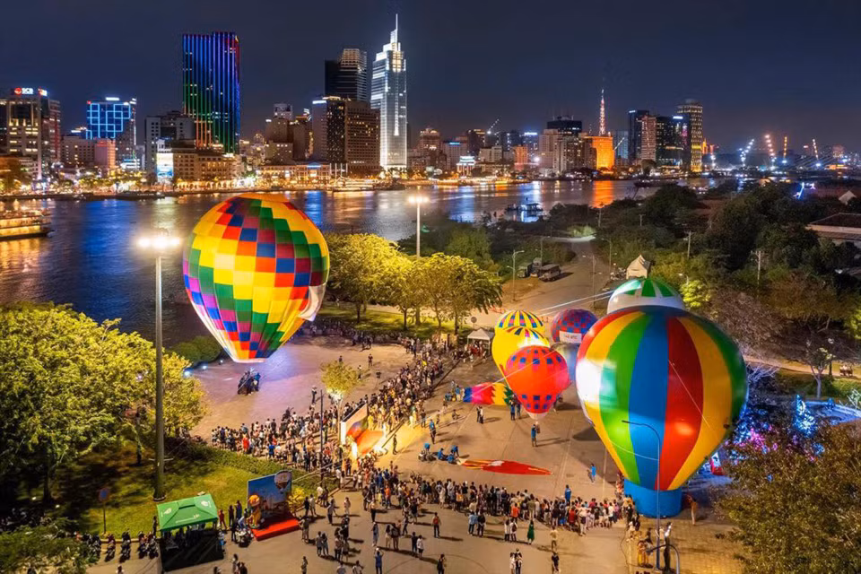 The second edition of the Ho Chi Minh City Hot Air Balloon Festival in Thu Thiem 2 Park, Thu Duc city. (Photo: VNA)