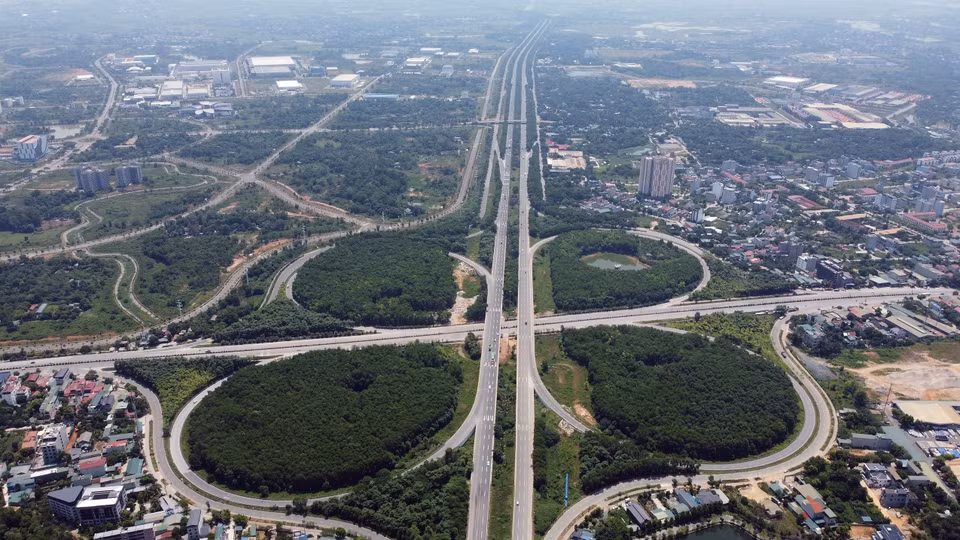 The intersection of Thang Long Boulevard and National Highway No 21 - the gateway between the centre of Hanoi and its western districts. (Photo: VNA)