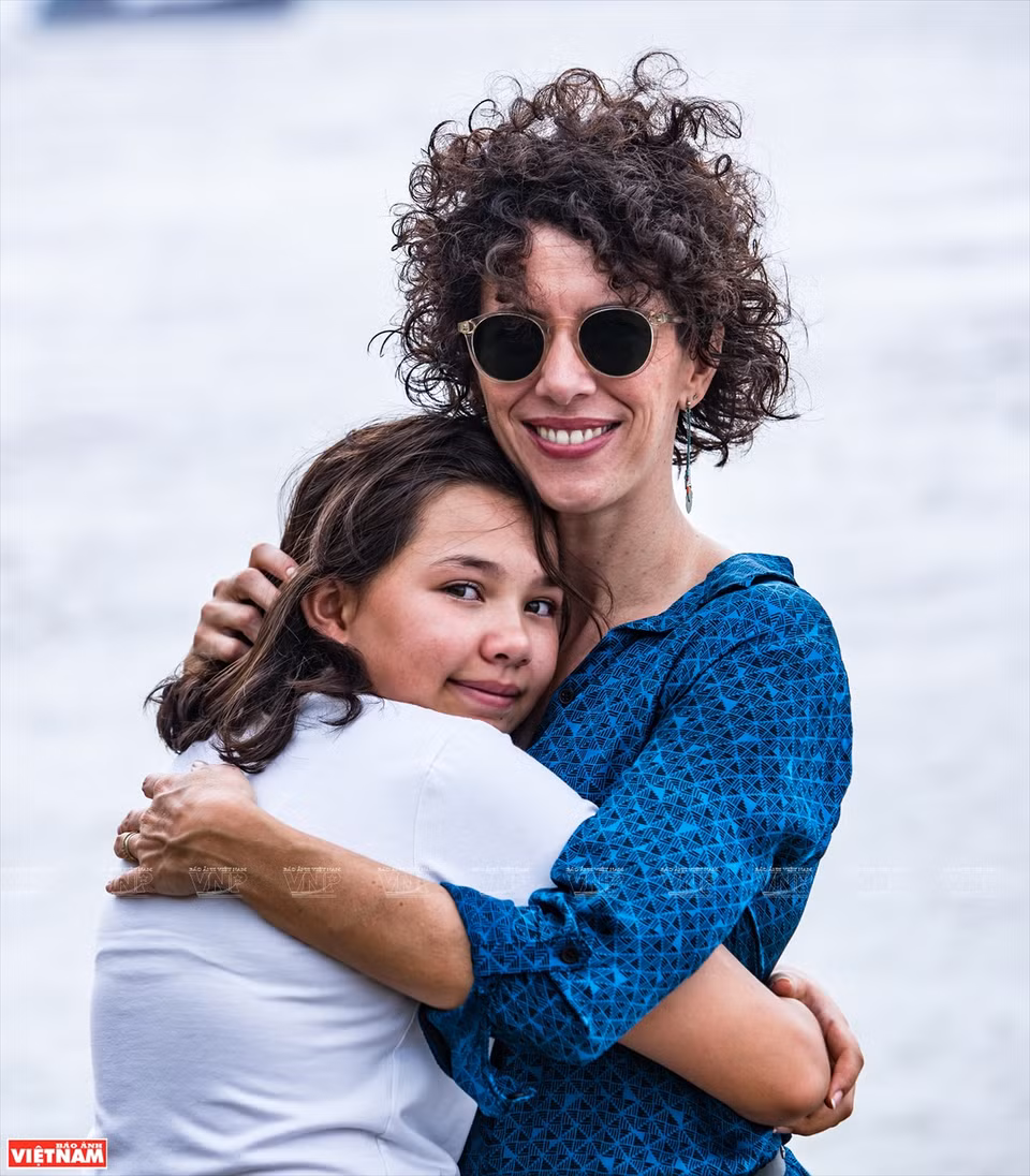 Anne Sophie has a passionate love for Hanoi, and a happy life with her family here. (Photo: VNP)