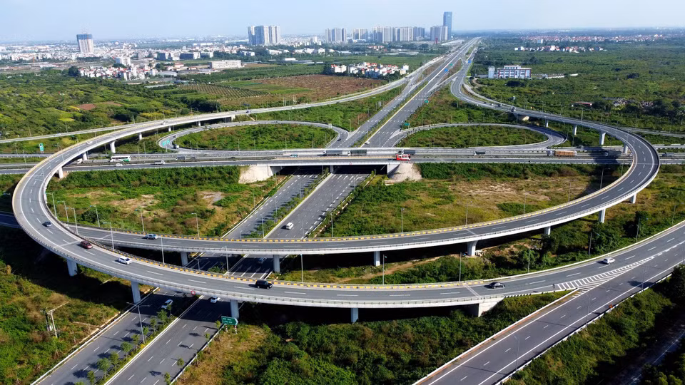 The interchange connecting ring road No.3 with Hanoi – Hai Phong expressway. (Photo: VNA)