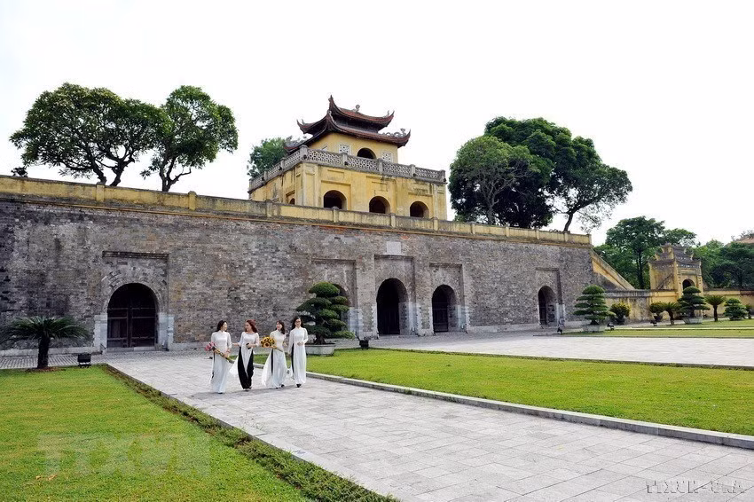 Doan Gate, one of the main entrances to the Thang Long Imperial Citadel in Hanoi, was built under the Le Dynasty and renovated under the Nguyen Dynasty. The central sector of the Citadel was recognised as a UNESCO World Heritage Site in 2010. (Photo: VNA)
